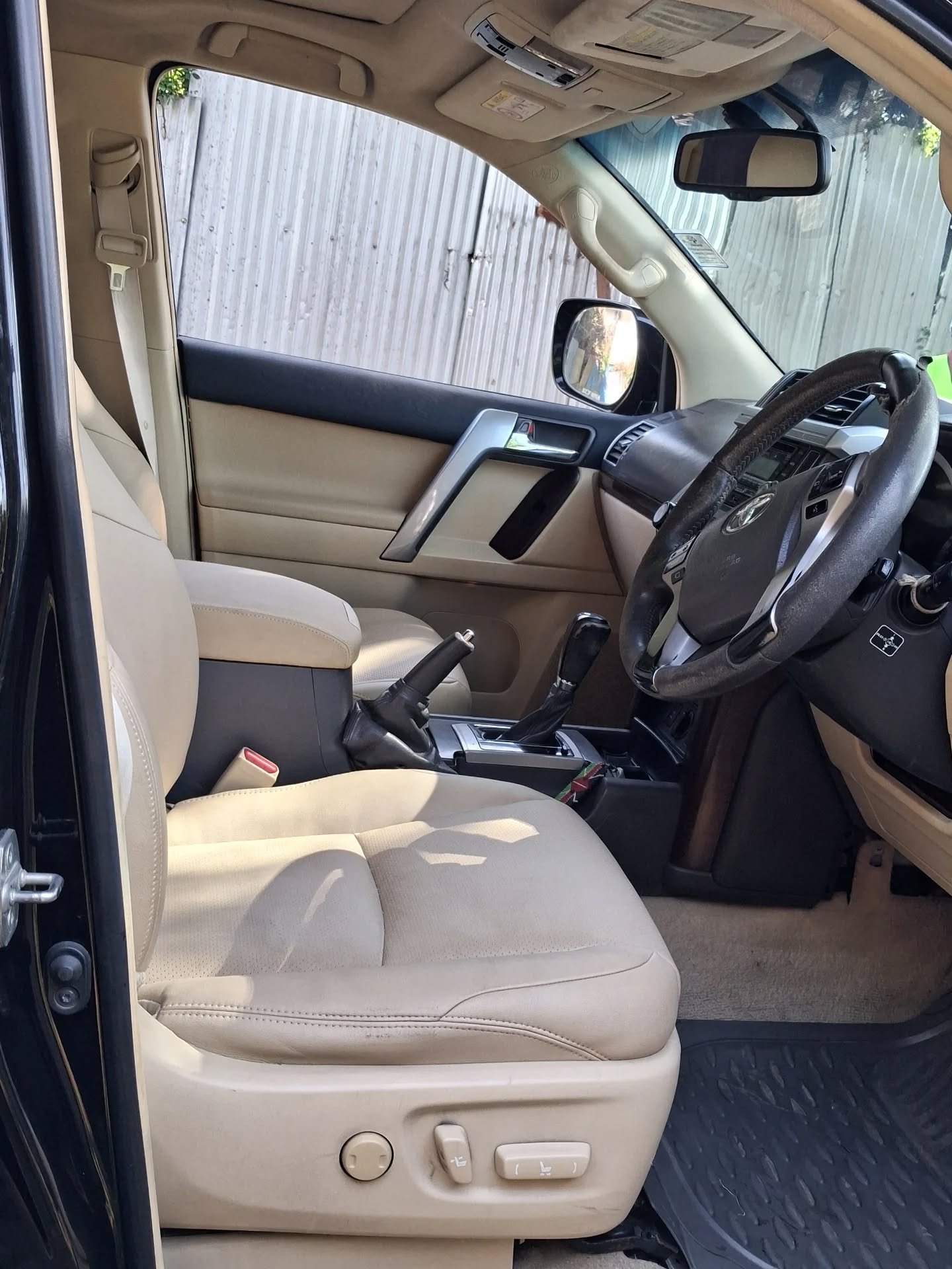 Toyota Prado image 5